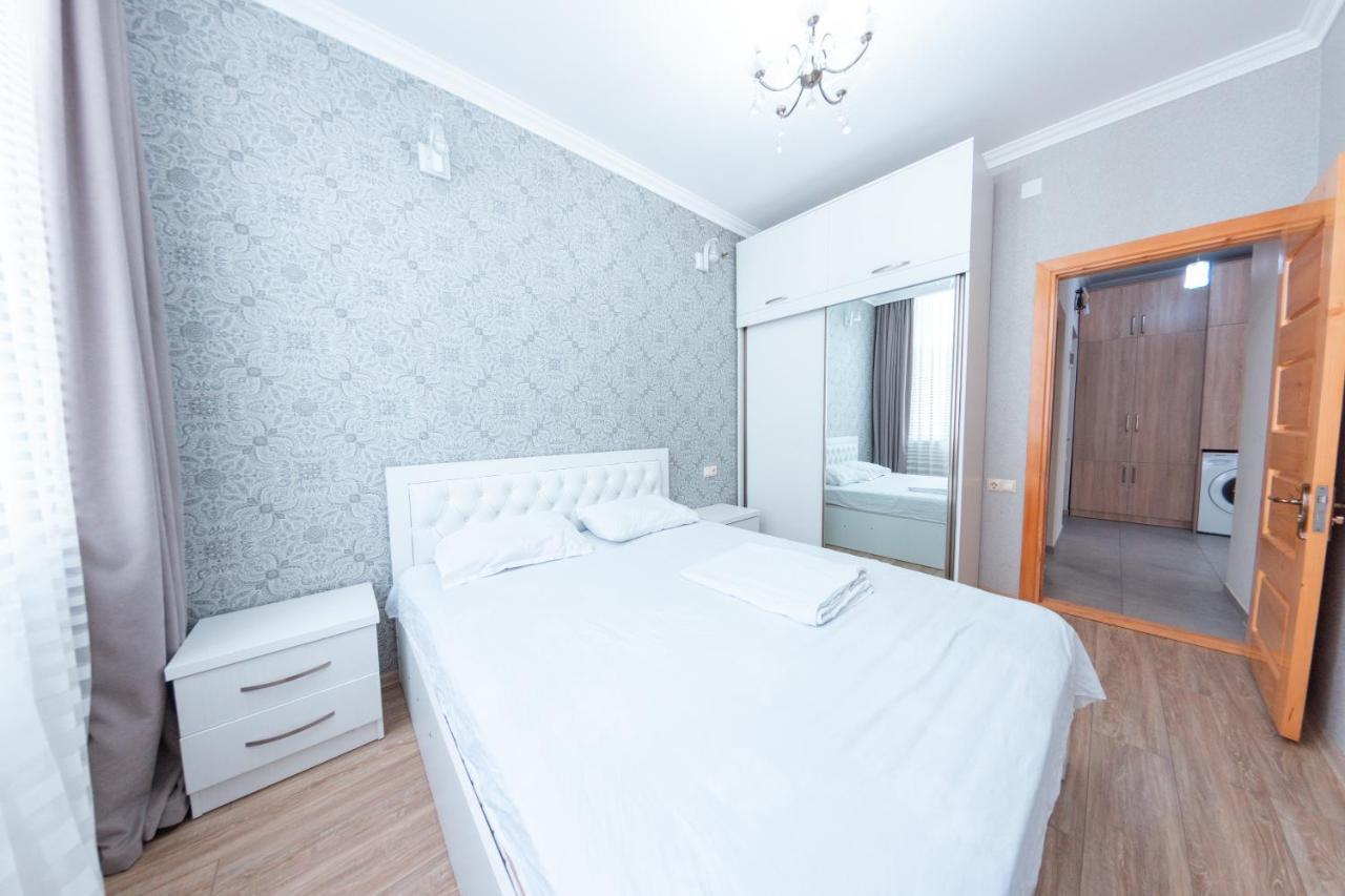 5 Apartment In One Boulding - Near Stadium Батумі Екстер'єр фото